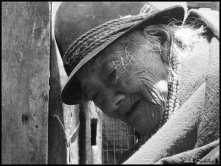 Retrato histórico de Tránsito Amaguaña en blanco y negro